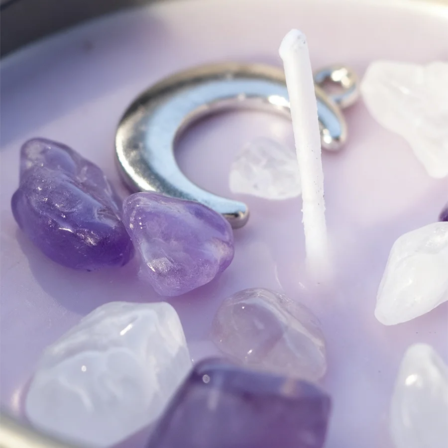 FREEME™ Peace Ritual Candle - Lavender & Chamomile with Healing Crystals