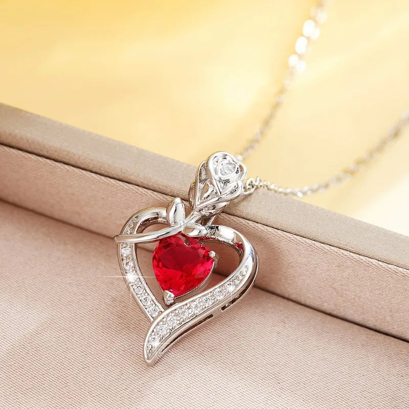FREEME™ Elegant Heart Shaped Pendant Necklace - Hollow Design Gift for Women, Best Friends & Mother's Day
