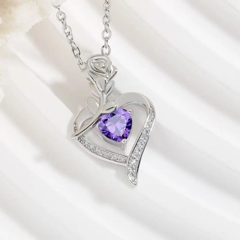 FREEME™ Elegant Heart Shaped Pendant Necklace - Hollow Design Gift for Women, Best Friends & Mother's Day