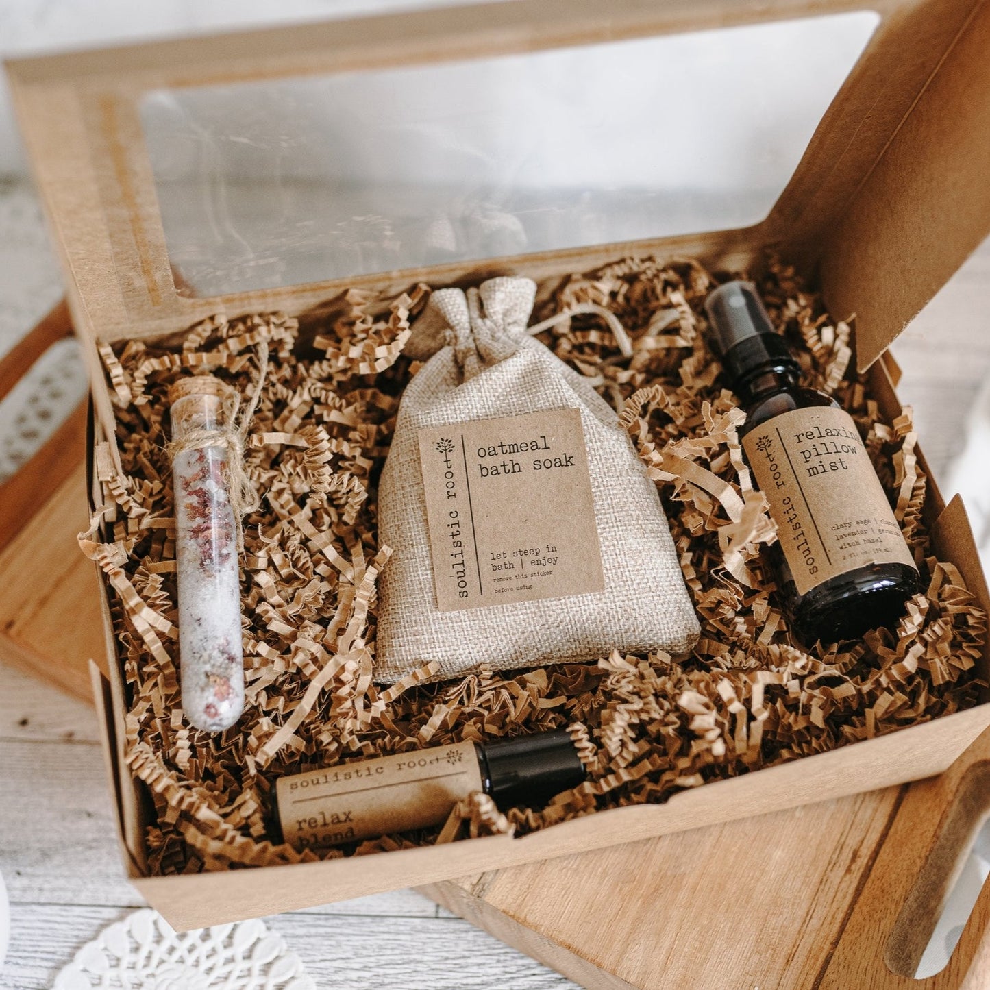 FREEME™ Relaxation Gift Set - Pillow Spray, Roller & Oatmeal Soak